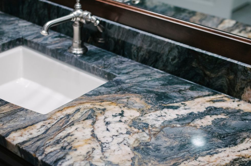 Quartz Versus Granite Countertops: What’s the Difference? | R&D Marble