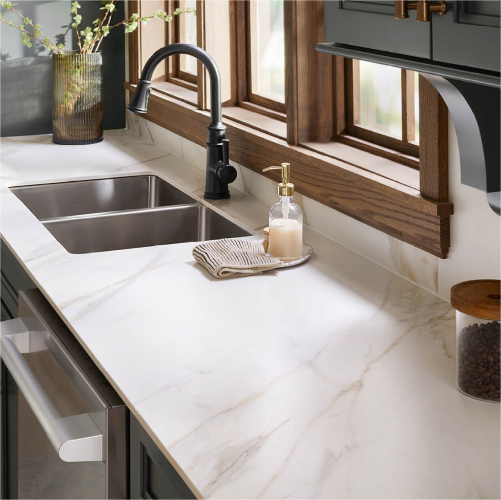 eracanto Porcelain Surfaces: Luxury for Every Space Close up of a kitchen's porcelain countertop in the Teracanto style Calacatta Gold by LX Hausys.